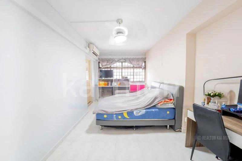 4 Room (4A) HDB for Sale in  719 Woodlands Avenue 6 - Image 2